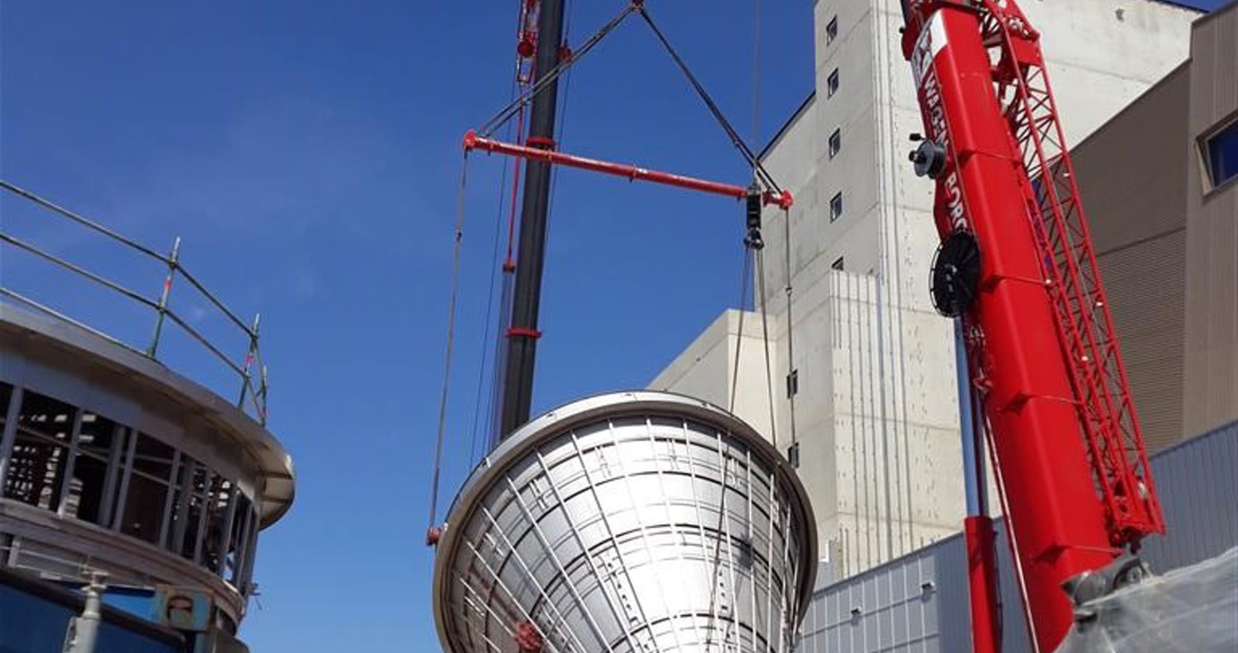 Installaties voor nieuwe babyvoedingsfabriek geplaatst