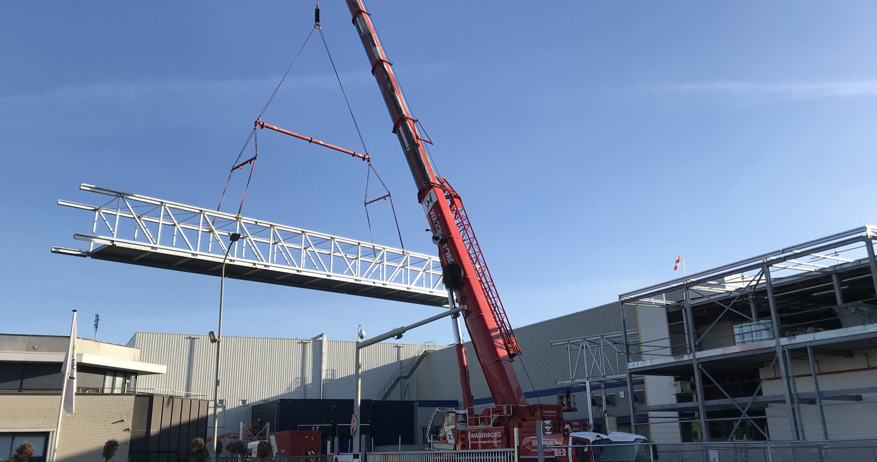 Loopbrug geplaatst in Boxtel