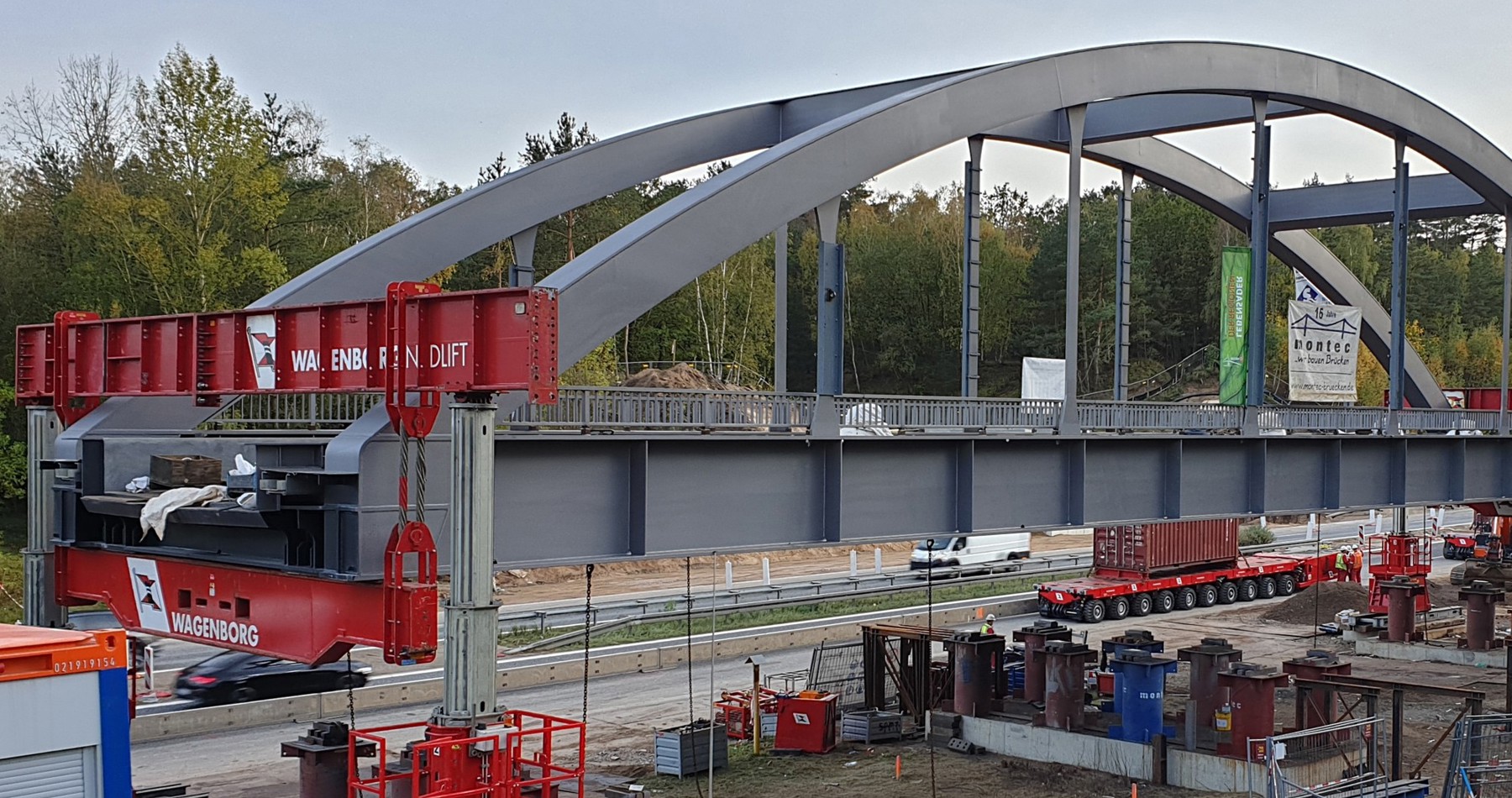 Spoorbrug Plate op unieke wijze geplaatst