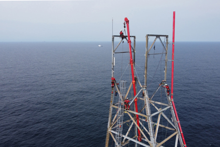 Masterpiece in offshore lifting