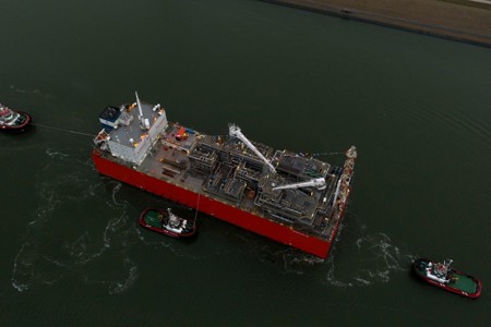 Wagenborg assists first LNG tanker in Eemshaven after start EemsEnergy Terminal
